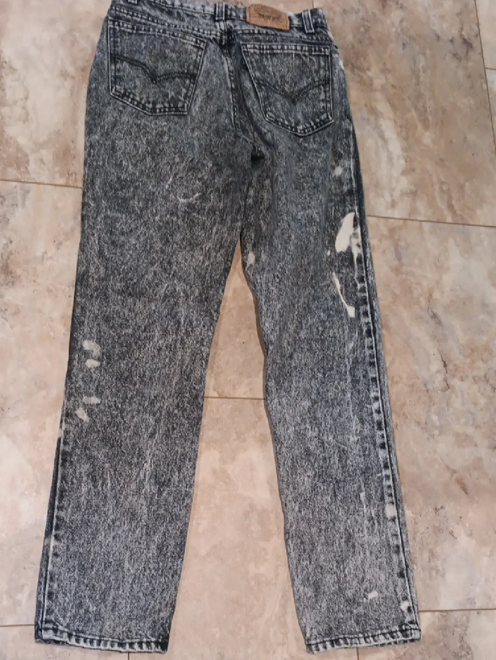 Levis Acid Wash Black - Picture 5 of 9